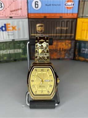 Poedagar Gold Tank Men’s Dress Watch with Day-Date Display 43mm